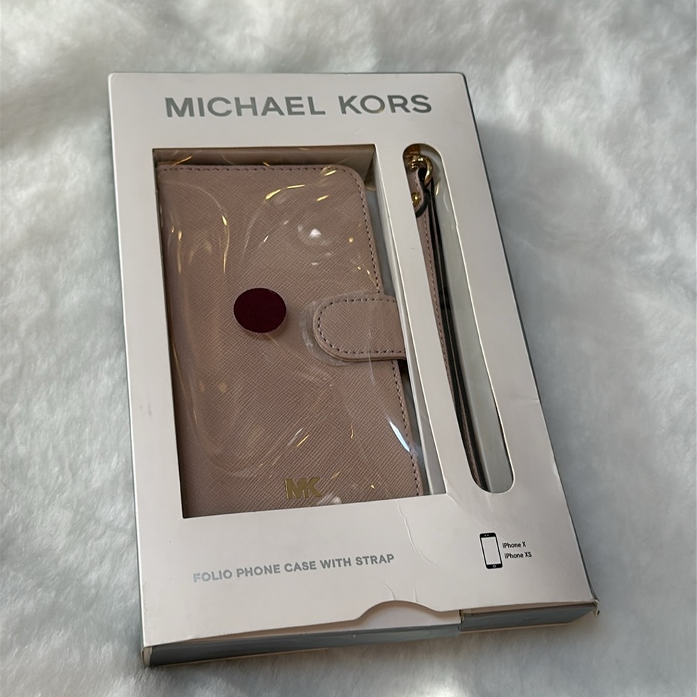 Michael Kors Folio Phone Case with strap - Picture 4 of 6